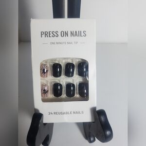 New 24 Piece Black Butterfly Nails Do-It-Yourself Press Ons Medium